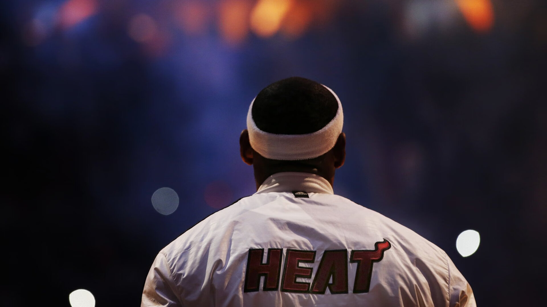 NBA裁判接受媒体深度采访：揭秘哨音背后的0.1秒抉择。，篮球裁判哨声mp3